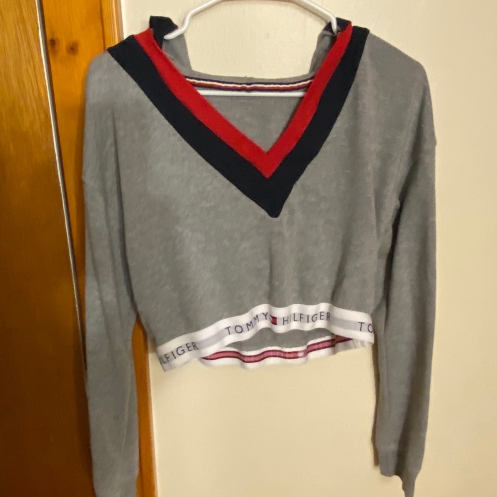 Tommy Hilfiger Cropped Vneck Hoodie